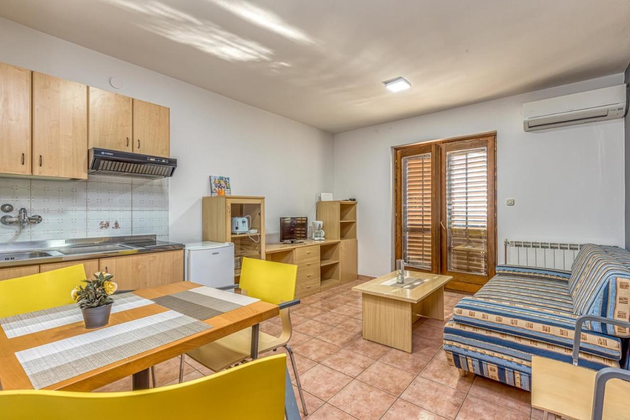 Apartment-Haus Wolbeck Cervar-Porat ภายนอก รูปภาพ